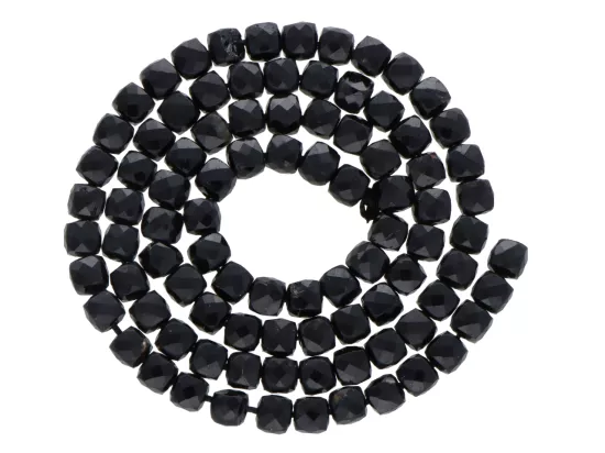 K7H89 TURMALIN CZARNY KOSTKI FASETOWANE 4,5/4,5 mm - 1 SZNUR