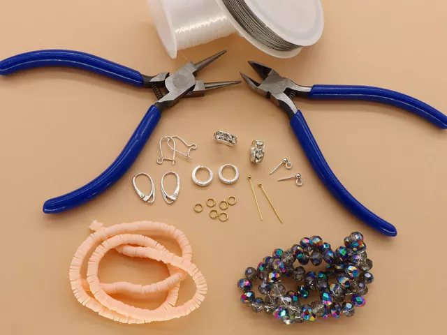 Jak zrobić kolczyki z koralików? Pełna instrukcja